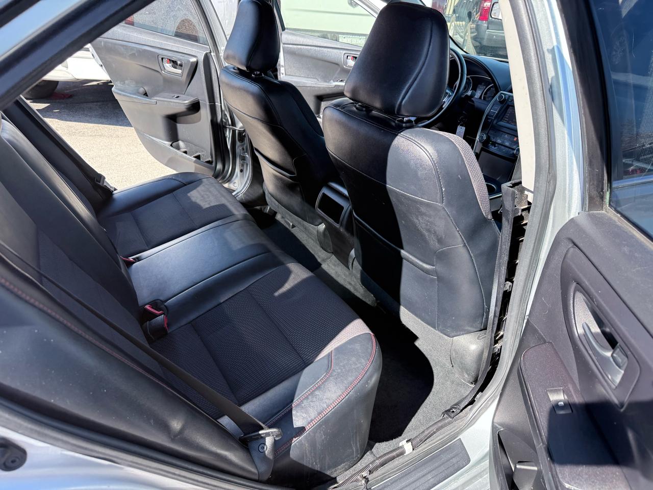 Toyota Camry 4dr Sdn I4 Auto SE w/Special Edition Pkg (Natl) 2016