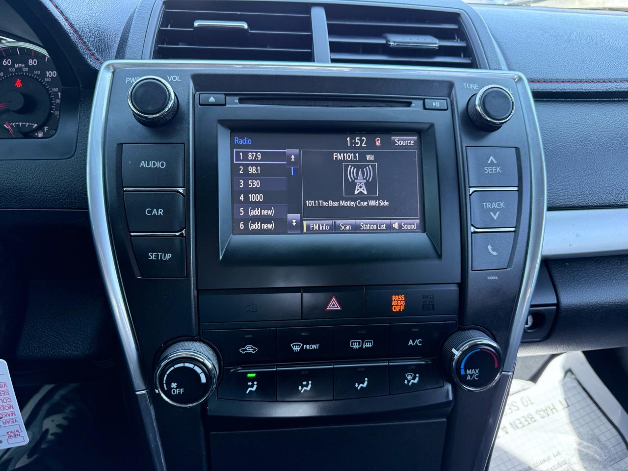 Toyota Camry 4dr Sdn I4 Auto SE w/Special Edition Pkg (Natl) 2016