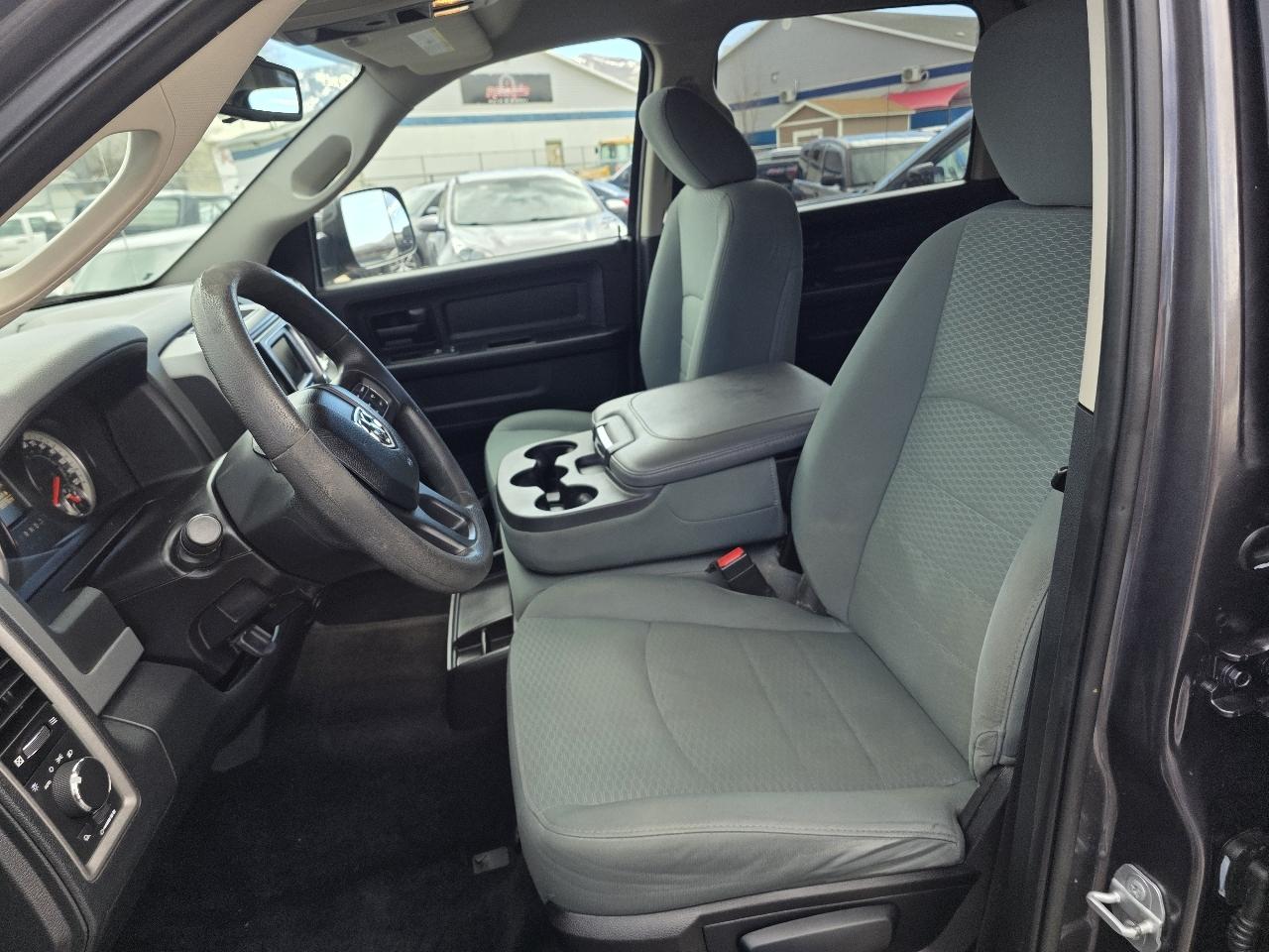 RAM 1500 4WD Crew Cab 149" Tradesman 2016