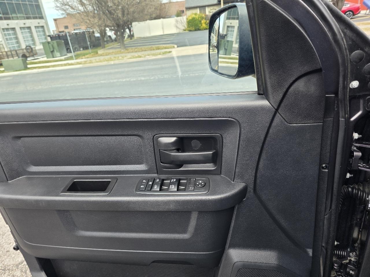 RAM 1500 4WD Crew Cab 149" Tradesman 2016