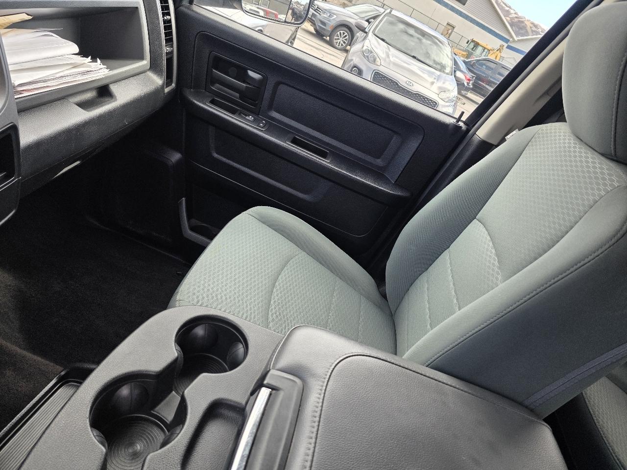 RAM 1500 4WD Crew Cab 149" Tradesman 2016