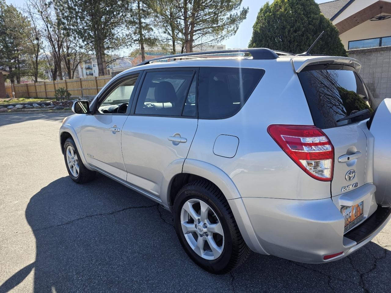 Toyota RAV4 4WD 4dr V6 Limited (Natl) 2012