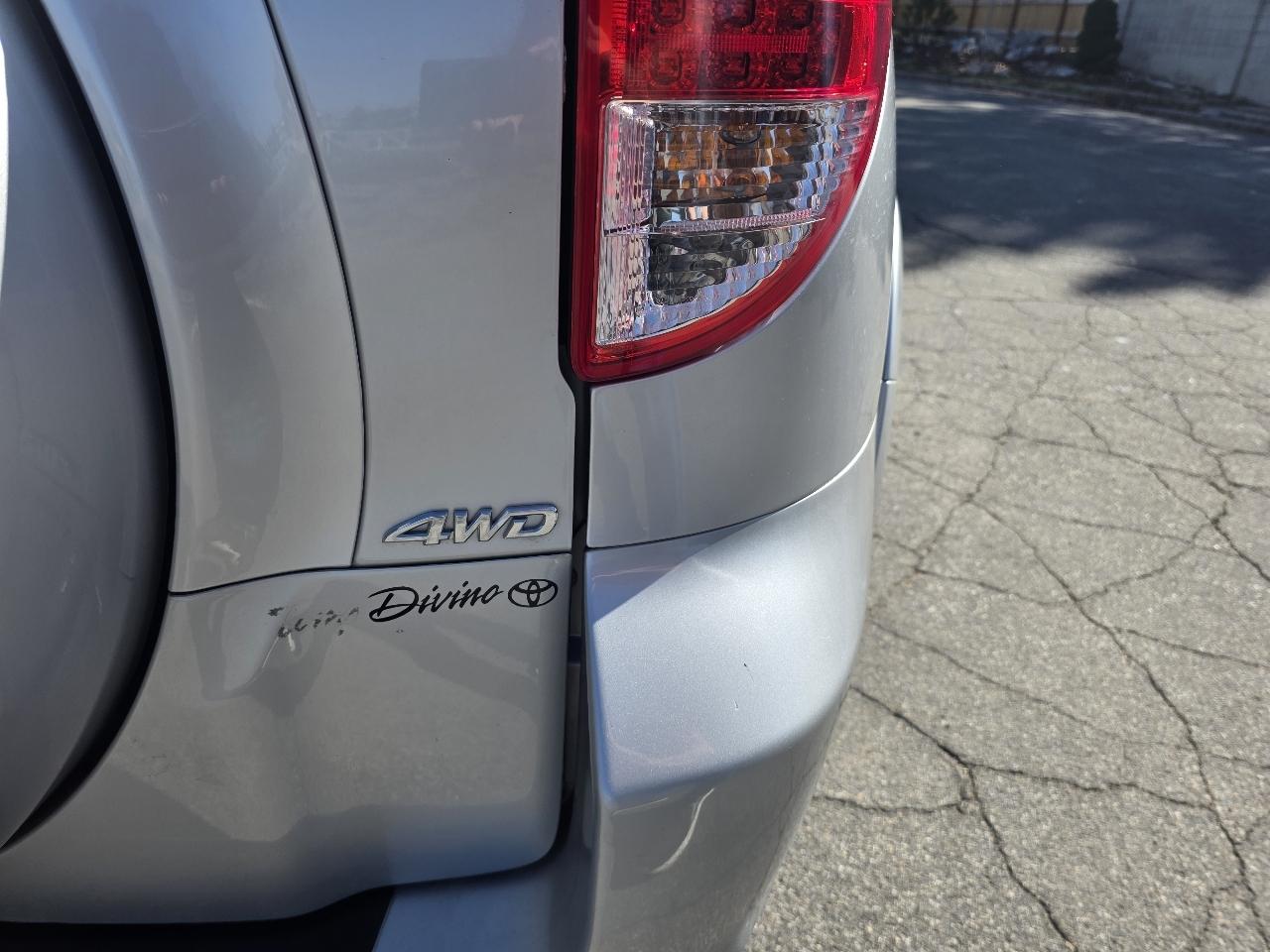 Toyota RAV4 4WD 4dr V6 Limited (Natl) 2012