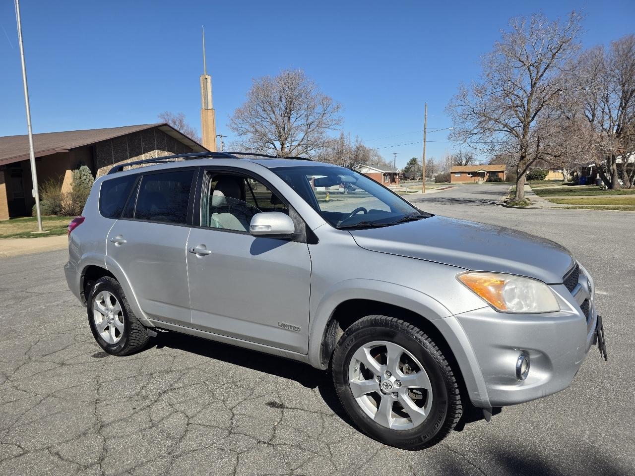 Toyota RAV4 4WD 4dr V6 Limited (Natl) 2012