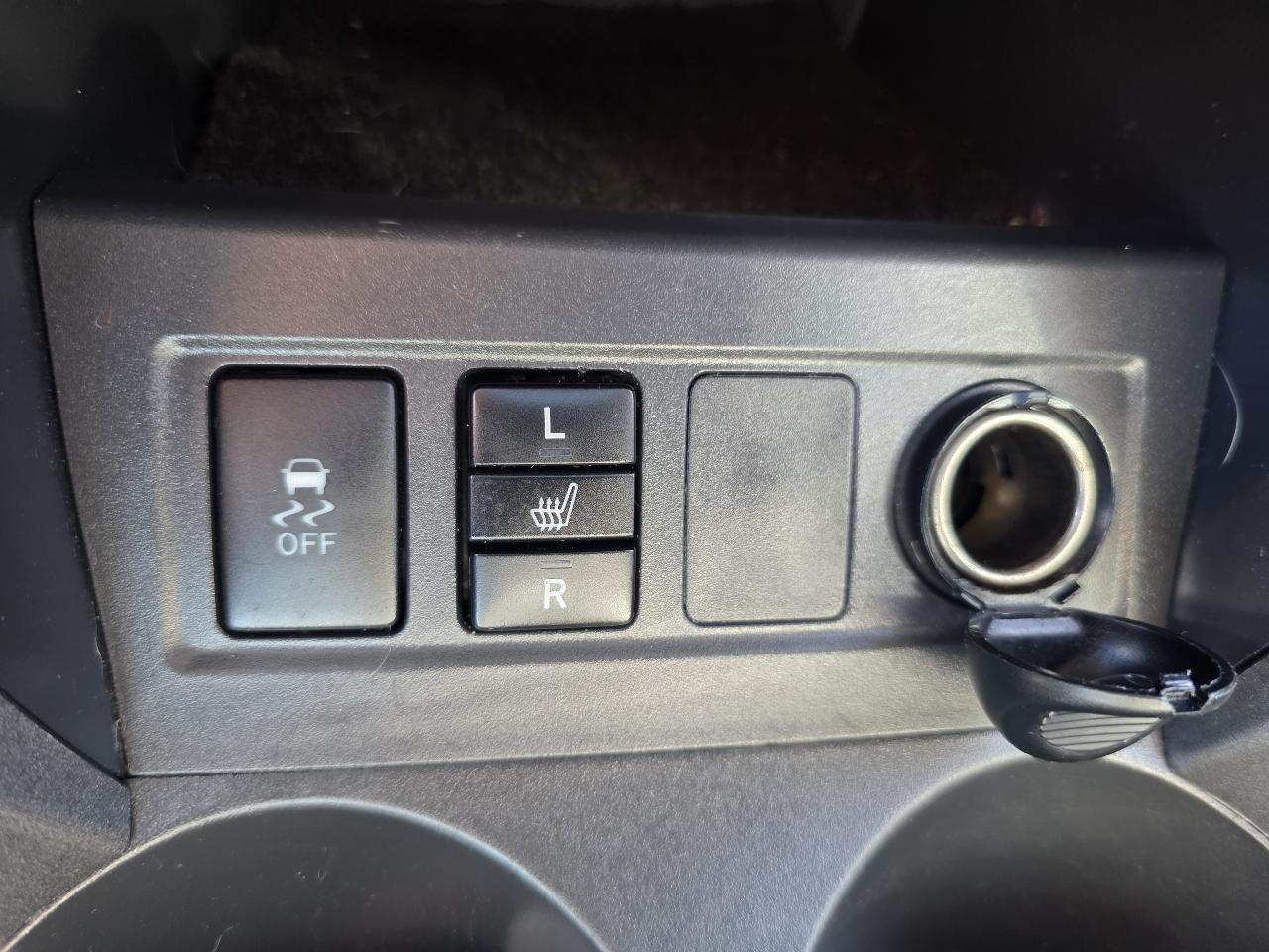 Toyota RAV4 4WD 4dr V6 Limited (Natl) 2012