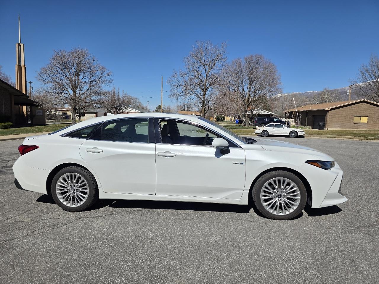 Toyota Avalon Hybrid Limited (Natl) 2020