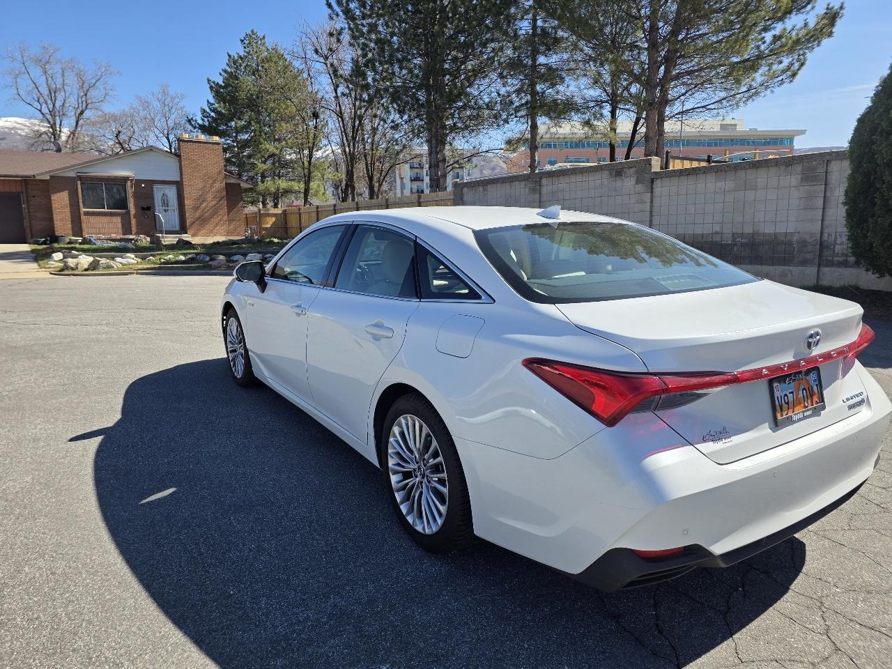Toyota Avalon Hybrid Limited (Natl) 2020