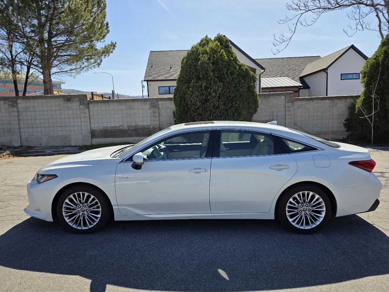 Toyota Avalon Hybrid Limited (Natl) 2020