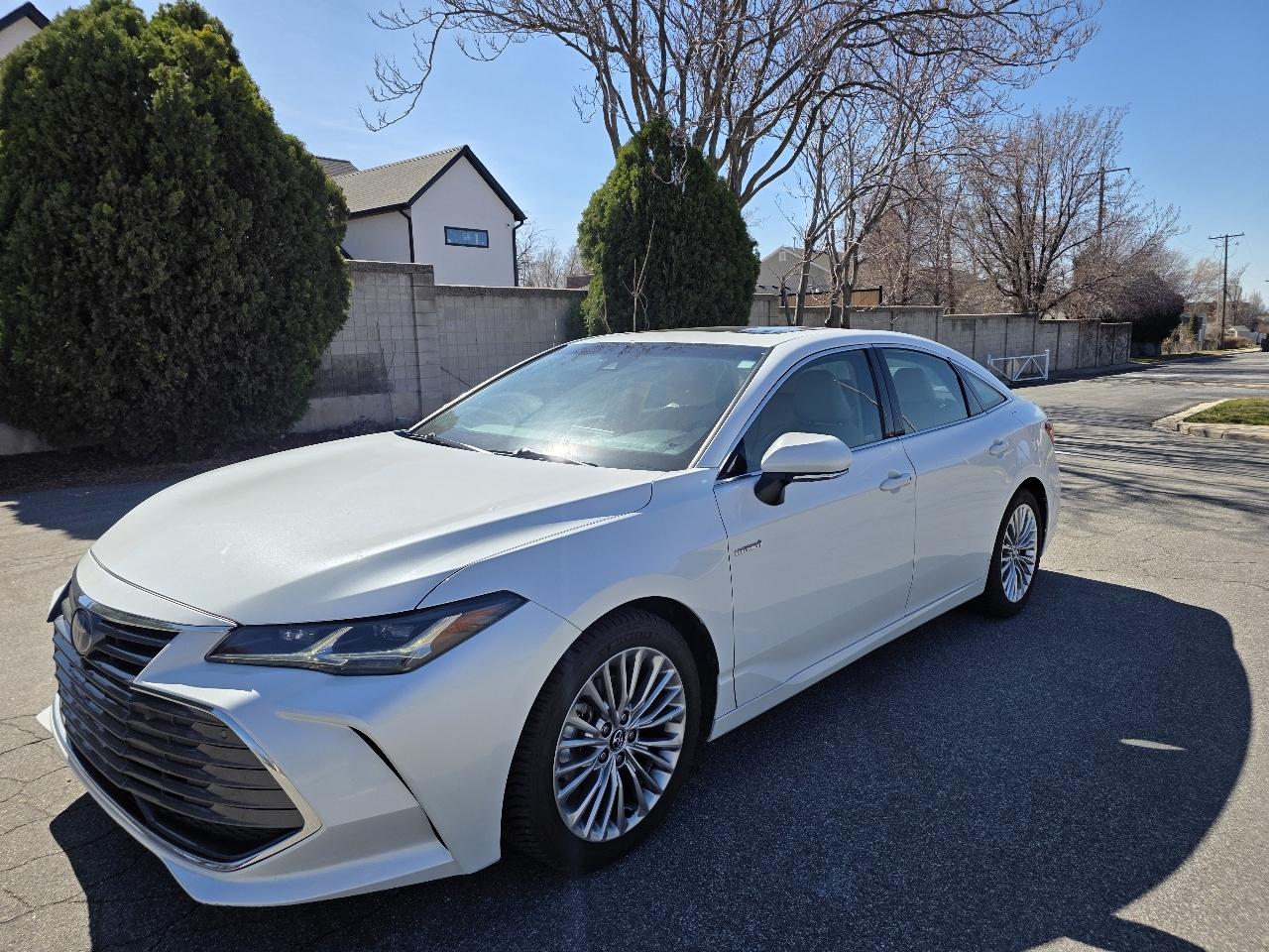 Toyota Avalon Hybrid Limited (Natl) 2020
