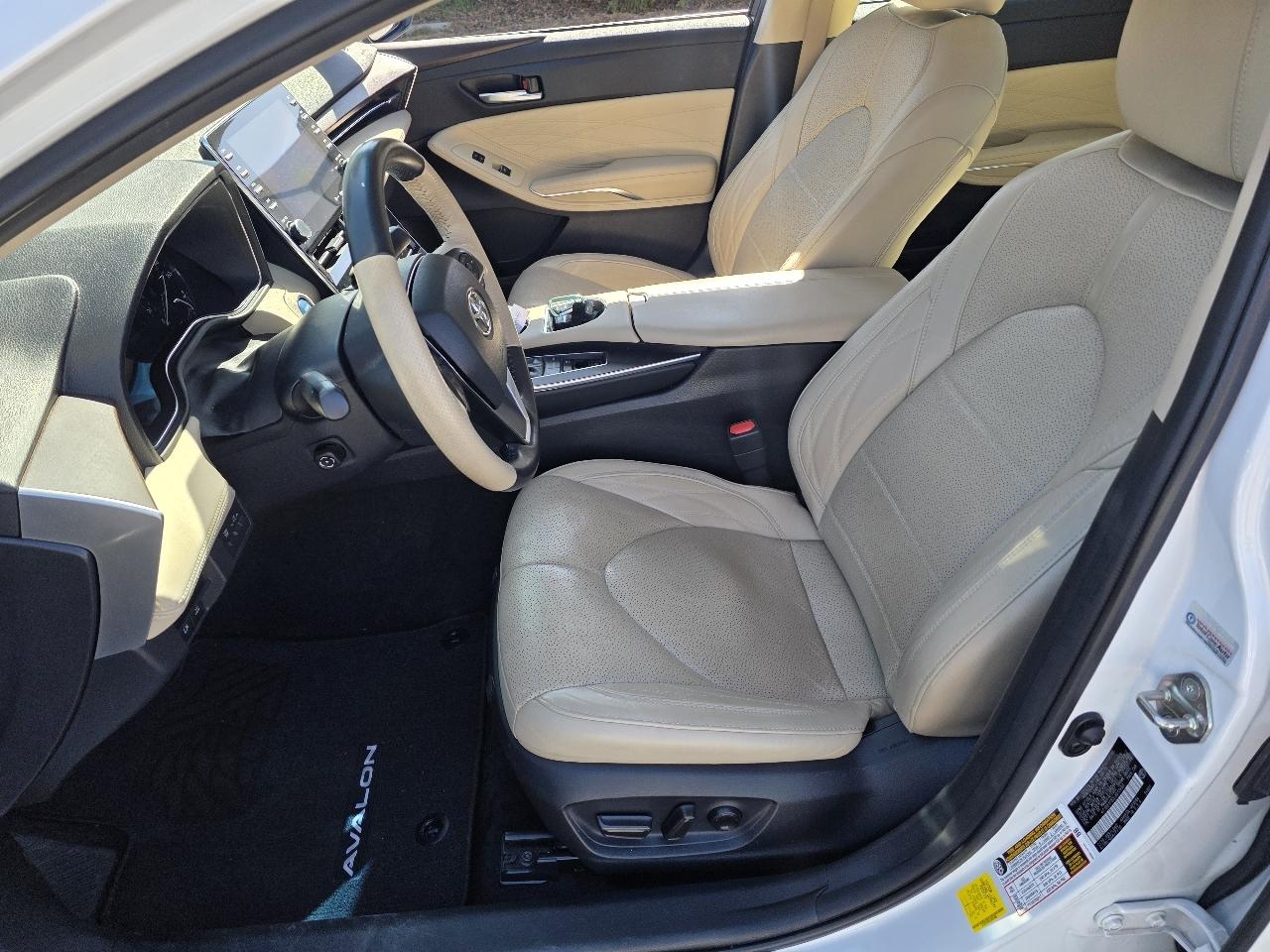 Toyota Avalon Hybrid Limited (Natl) 2020