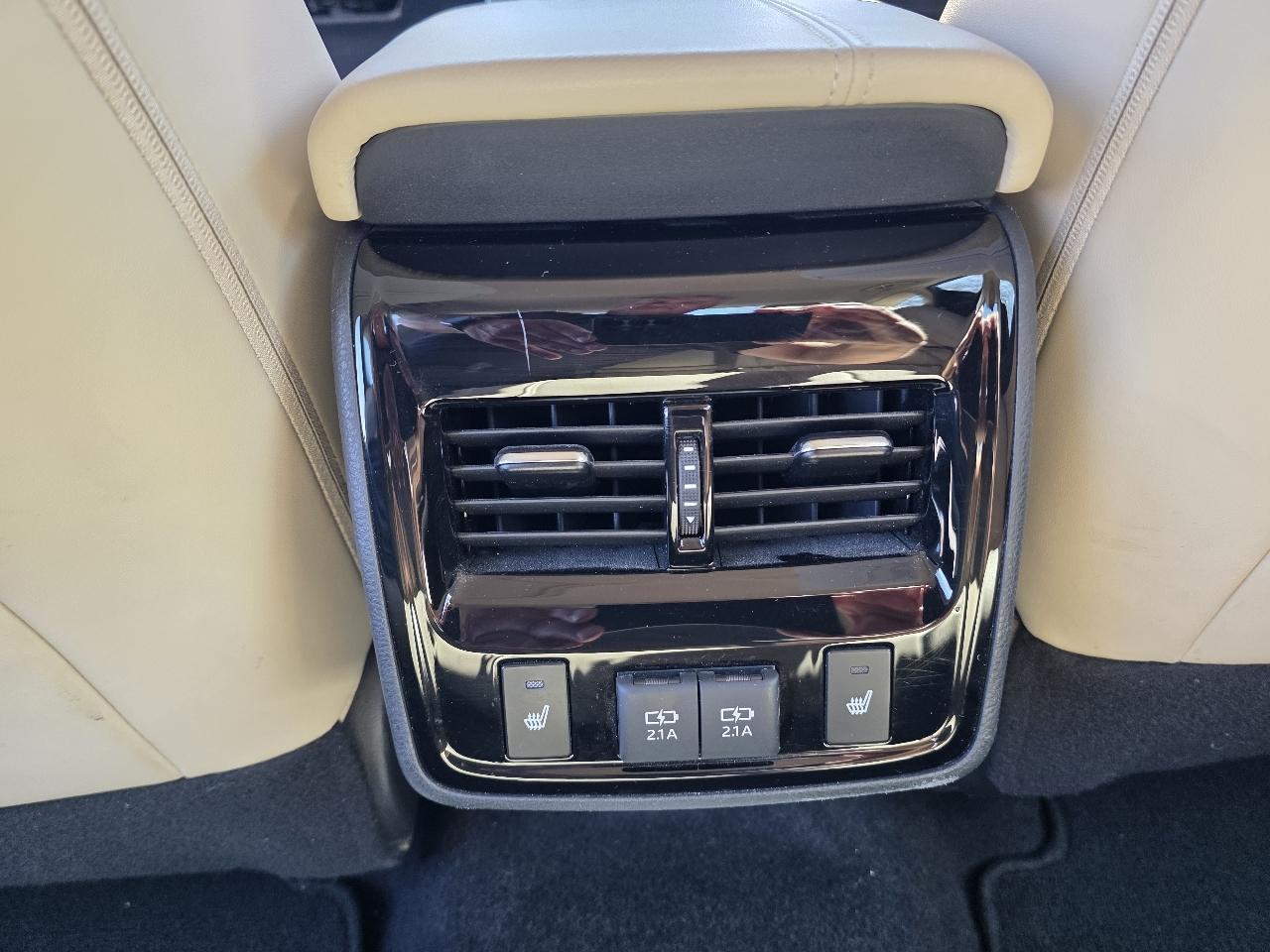 Toyota Avalon Hybrid Limited (Natl) 2020