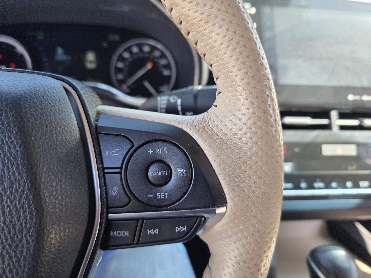 Toyota Avalon Hybrid Limited (Natl) 2020