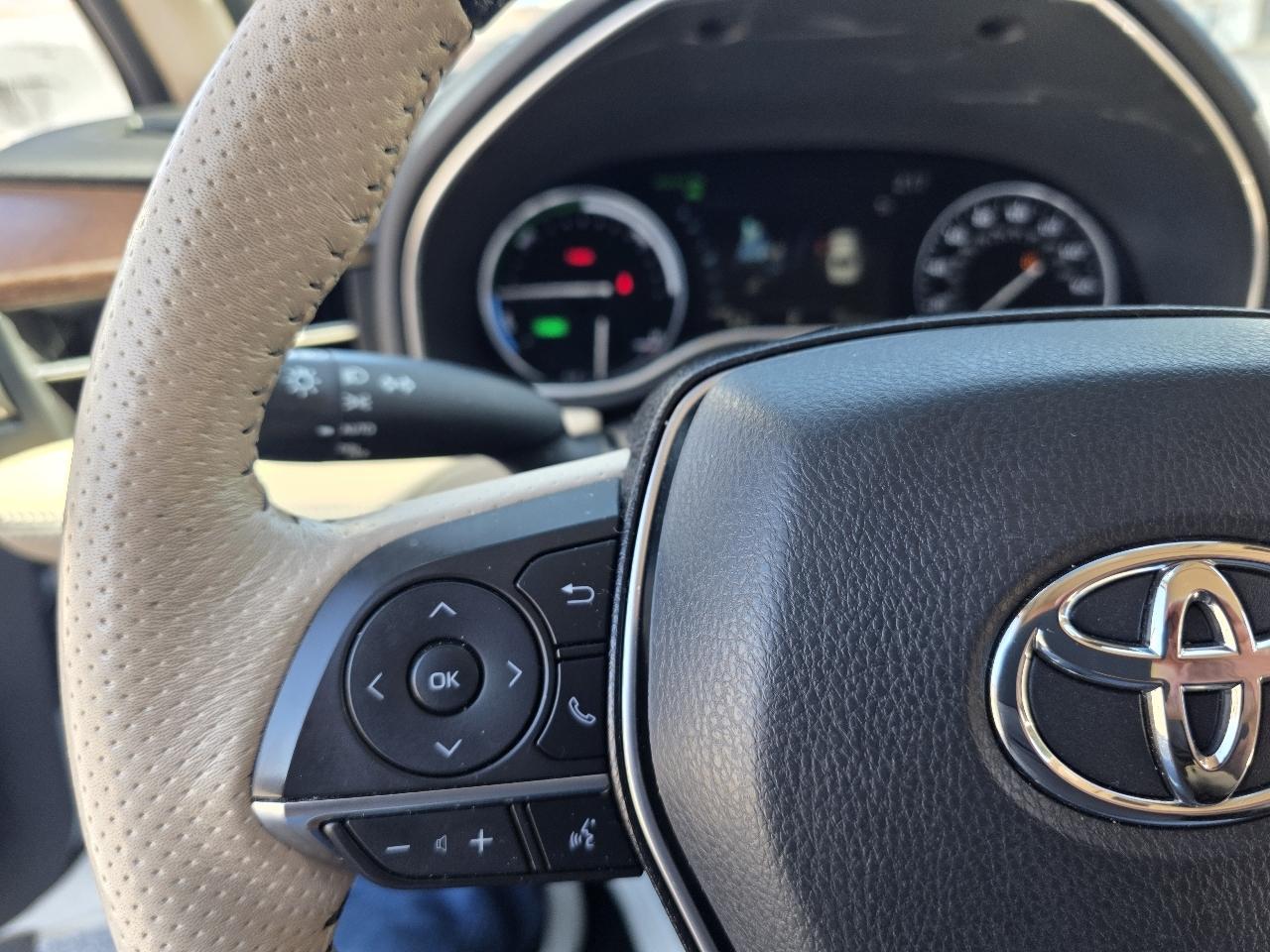 Toyota Avalon Hybrid Limited (Natl) 2020