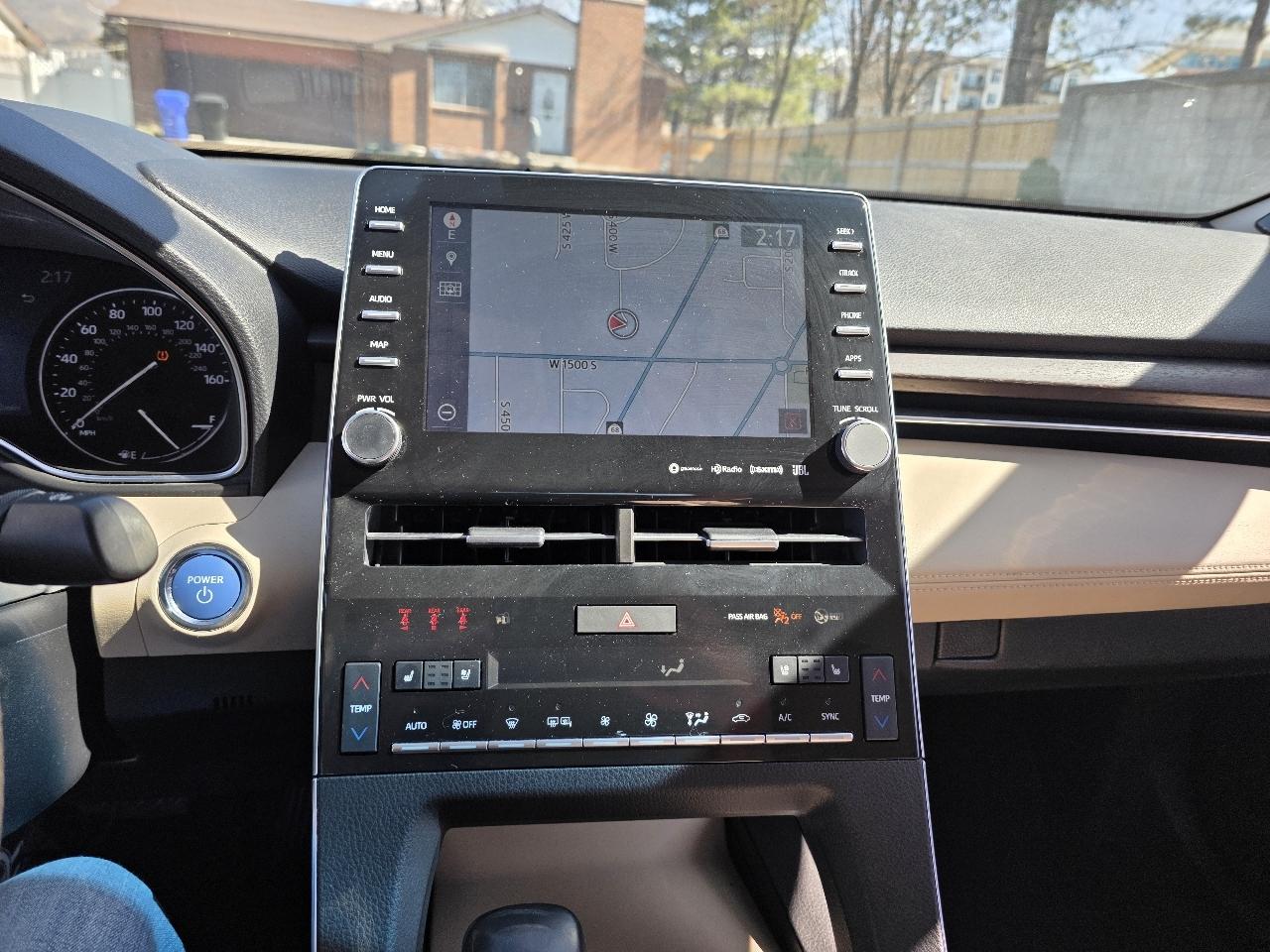 Toyota Avalon Hybrid Limited (Natl) 2020