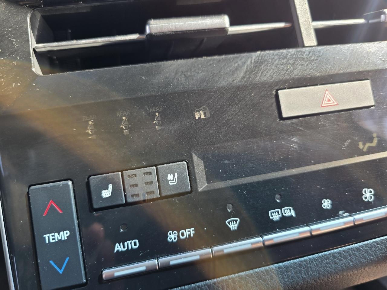 Toyota Avalon Hybrid Limited (Natl) 2020