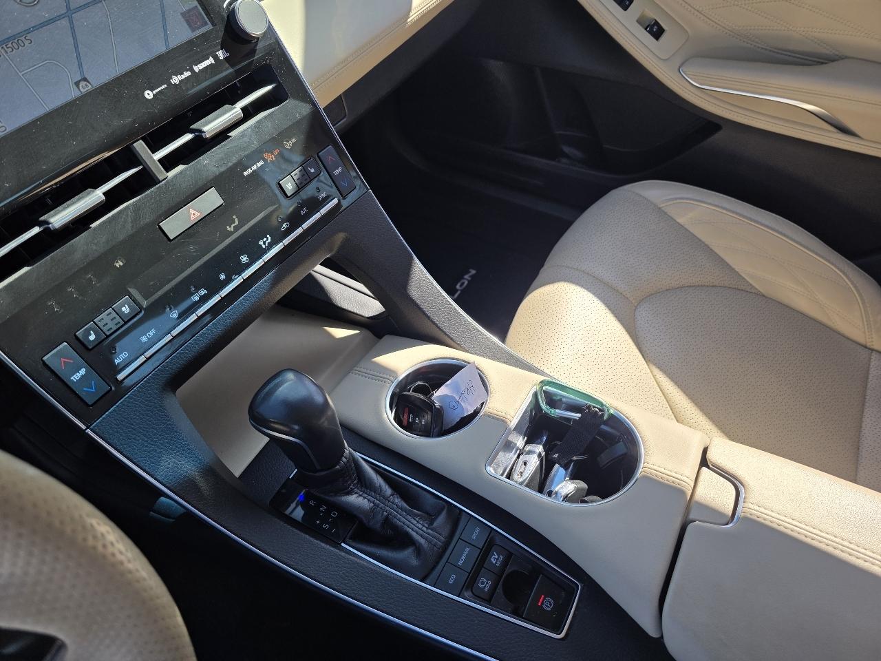 Toyota Avalon Hybrid Limited (Natl) 2020