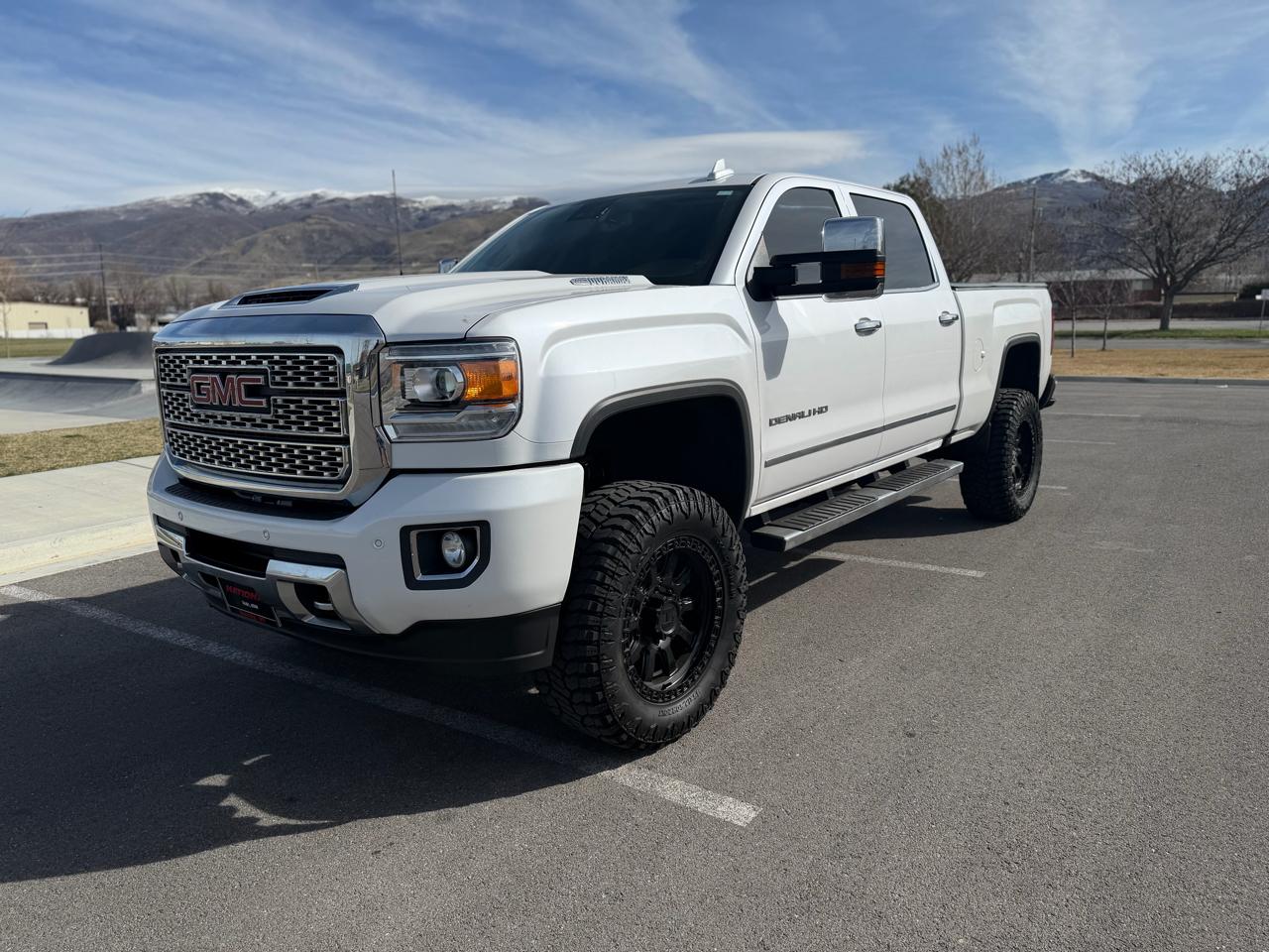 GMC Sierra 2500HD 4WD Crew Cab 153.7" Denali 2019