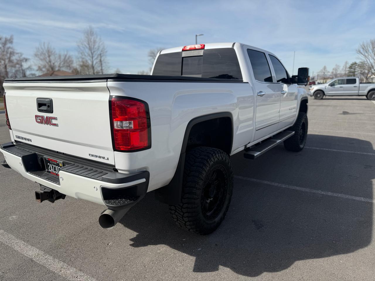 GMC Sierra 2500HD 4WD Crew Cab 153.7" Denali 2019