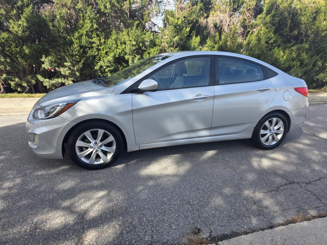 Hyundai Accent 4dr Sdn Auto GLS 2013