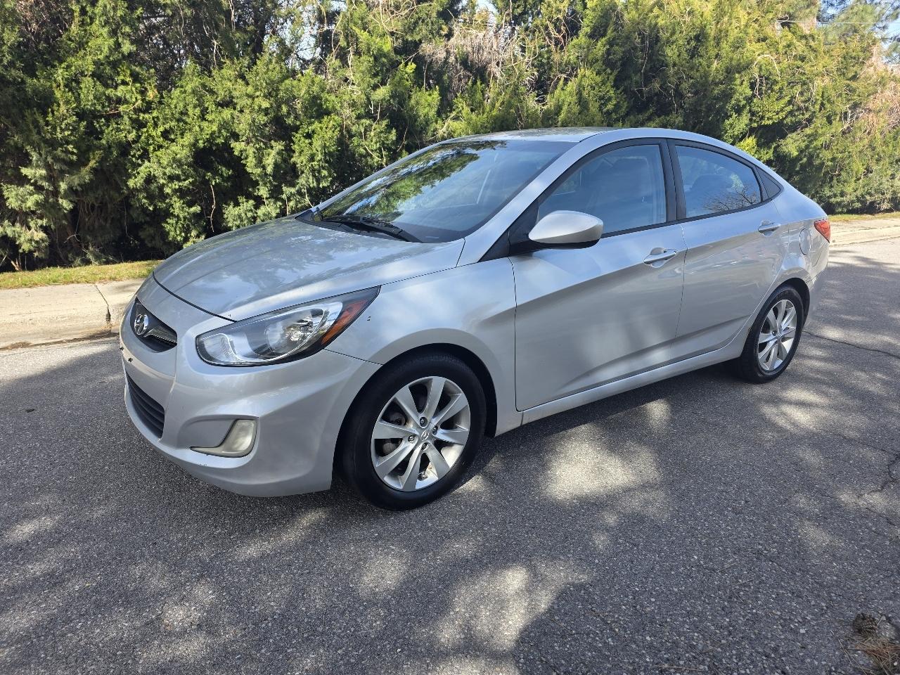 Hyundai Accent 4dr Sdn Auto GLS 2013