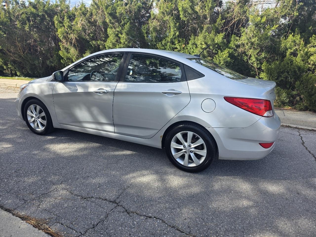 Hyundai Accent 4dr Sdn Auto GLS 2013
