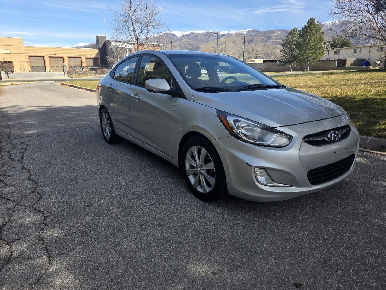 Hyundai Accent 4dr Sdn Auto GLS 2013