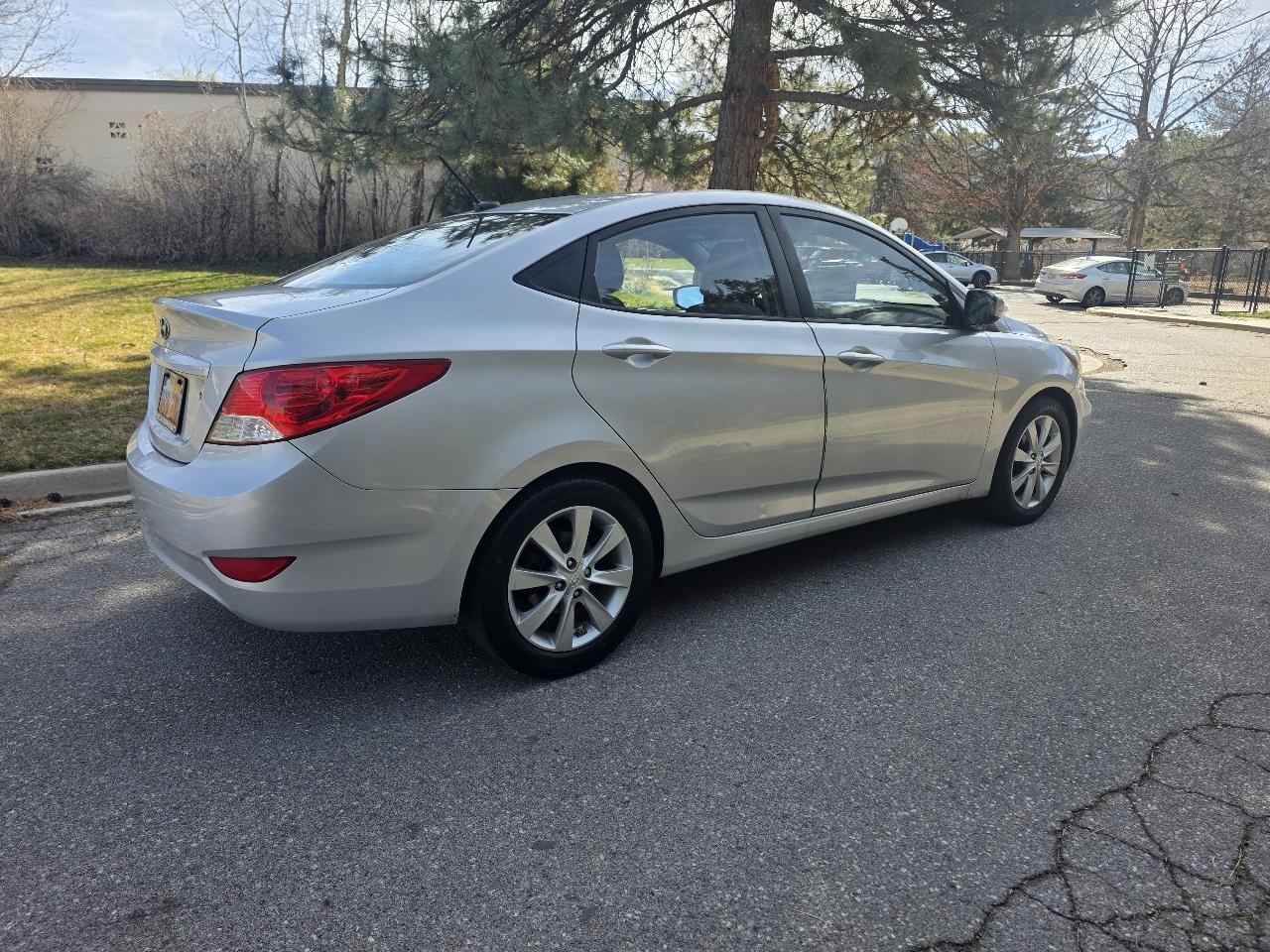 Hyundai Accent 4dr Sdn Auto GLS 2013