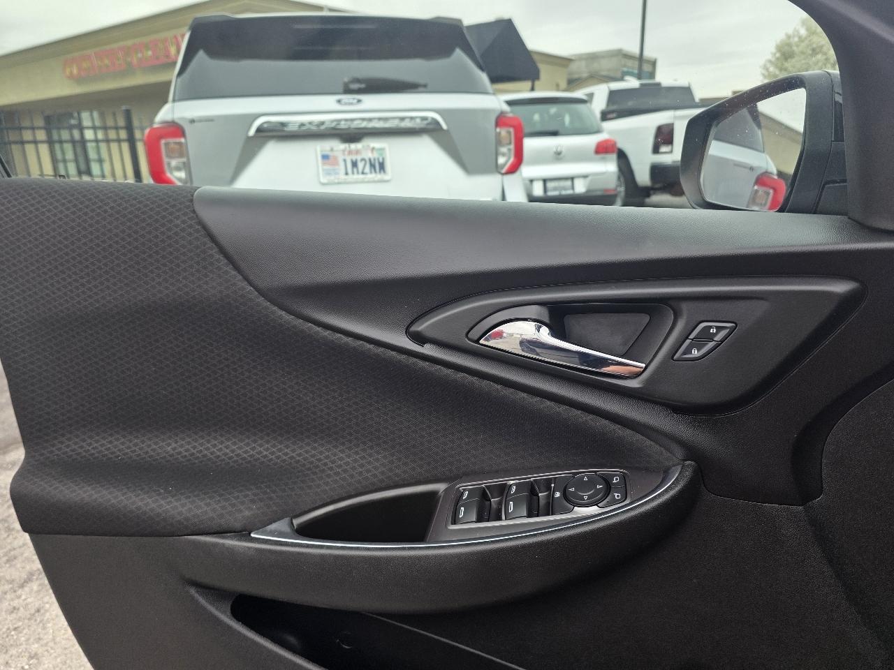 Chevrolet Malibu 4dr Sdn LT w/1LT 2017