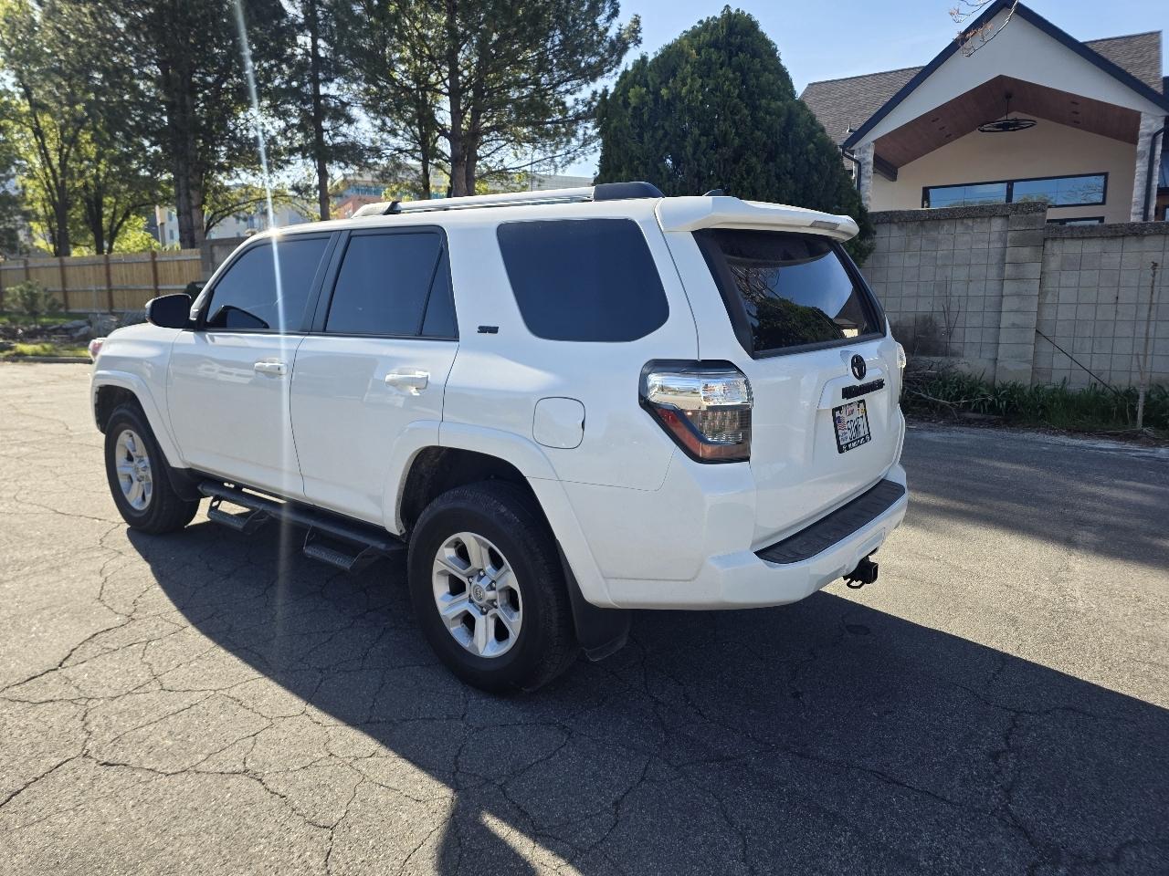 Toyota 4Runner SR5 4WD (Natl) 2024