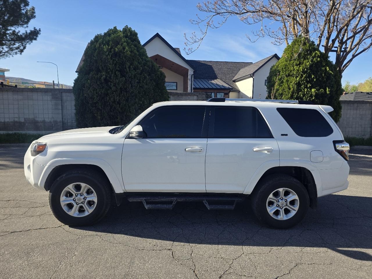 Toyota 4Runner SR5 4WD (Natl) 2024