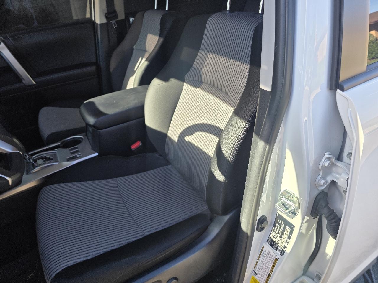 Toyota 4Runner SR5 4WD (Natl) 2024