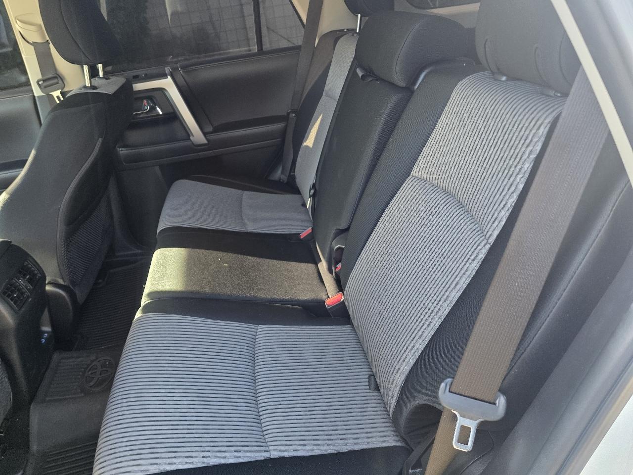 Toyota 4Runner SR5 4WD (Natl) 2024