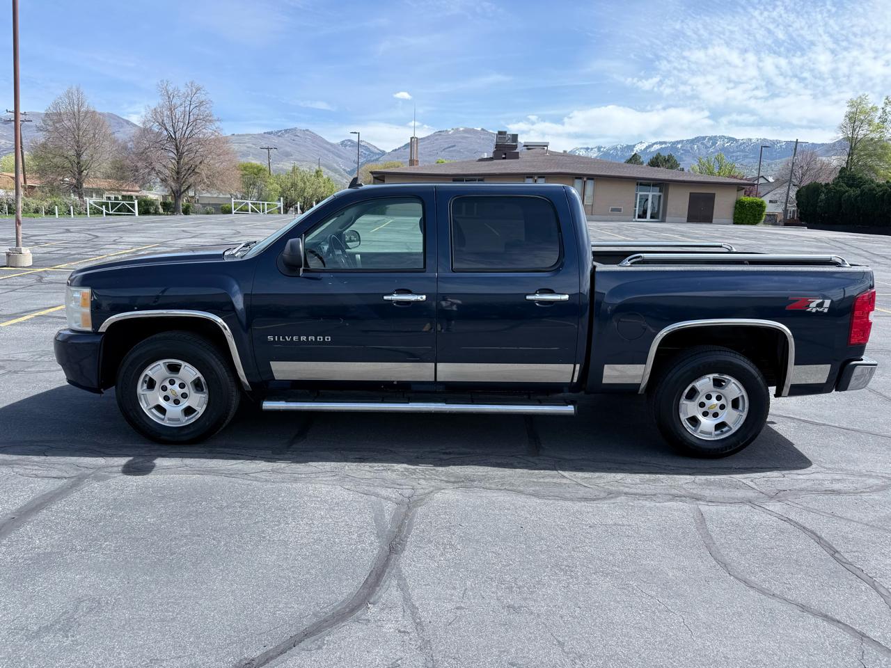 Chevrolet Silverado 1500 4WD Crew Cab 143.5" LT 2010