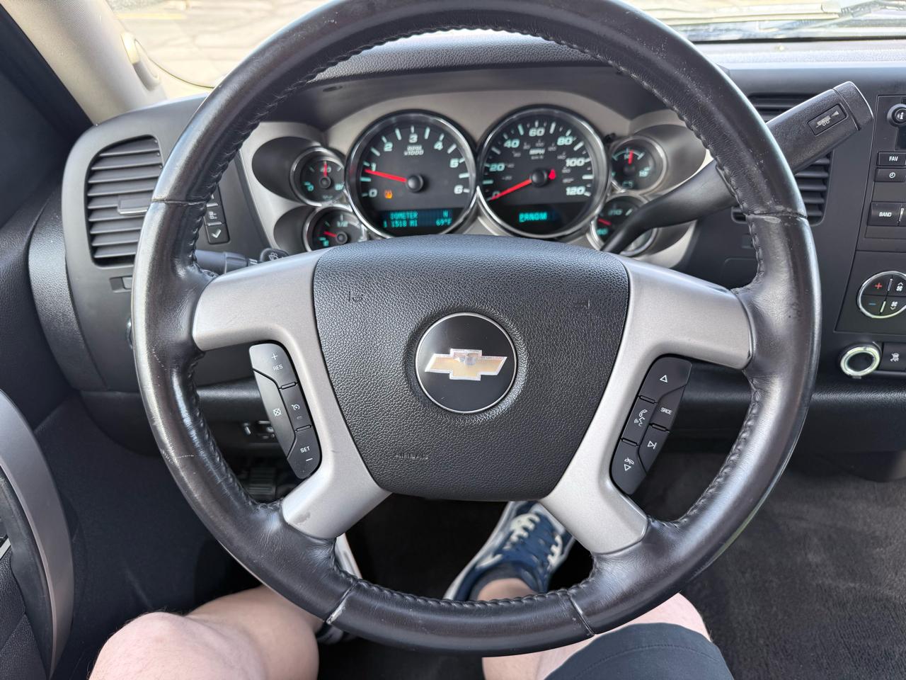 Chevrolet Silverado 1500 4WD Crew Cab 143.5" LT 2010