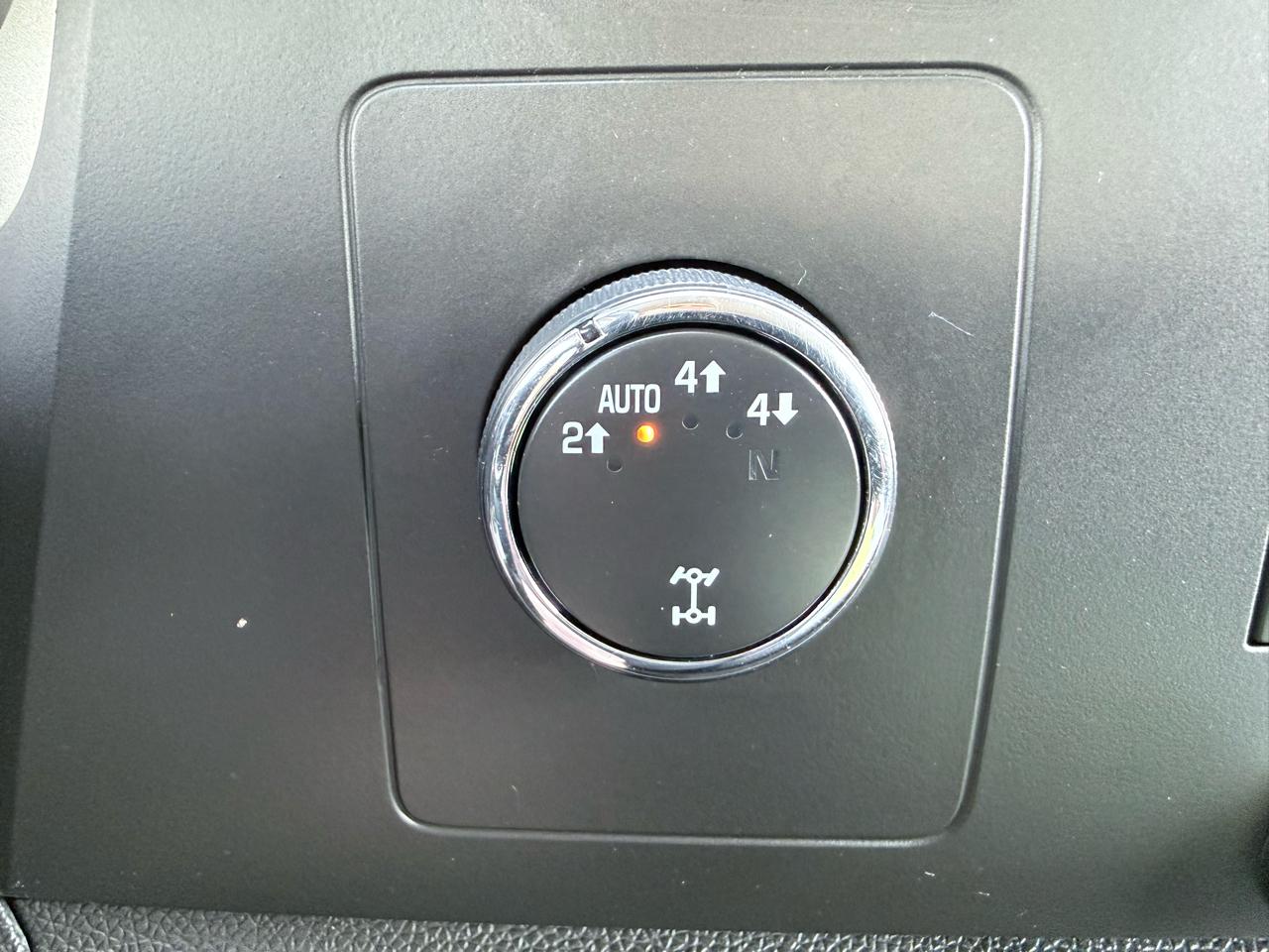 Chevrolet Silverado 1500 4WD Crew Cab 143.5" LT 2010