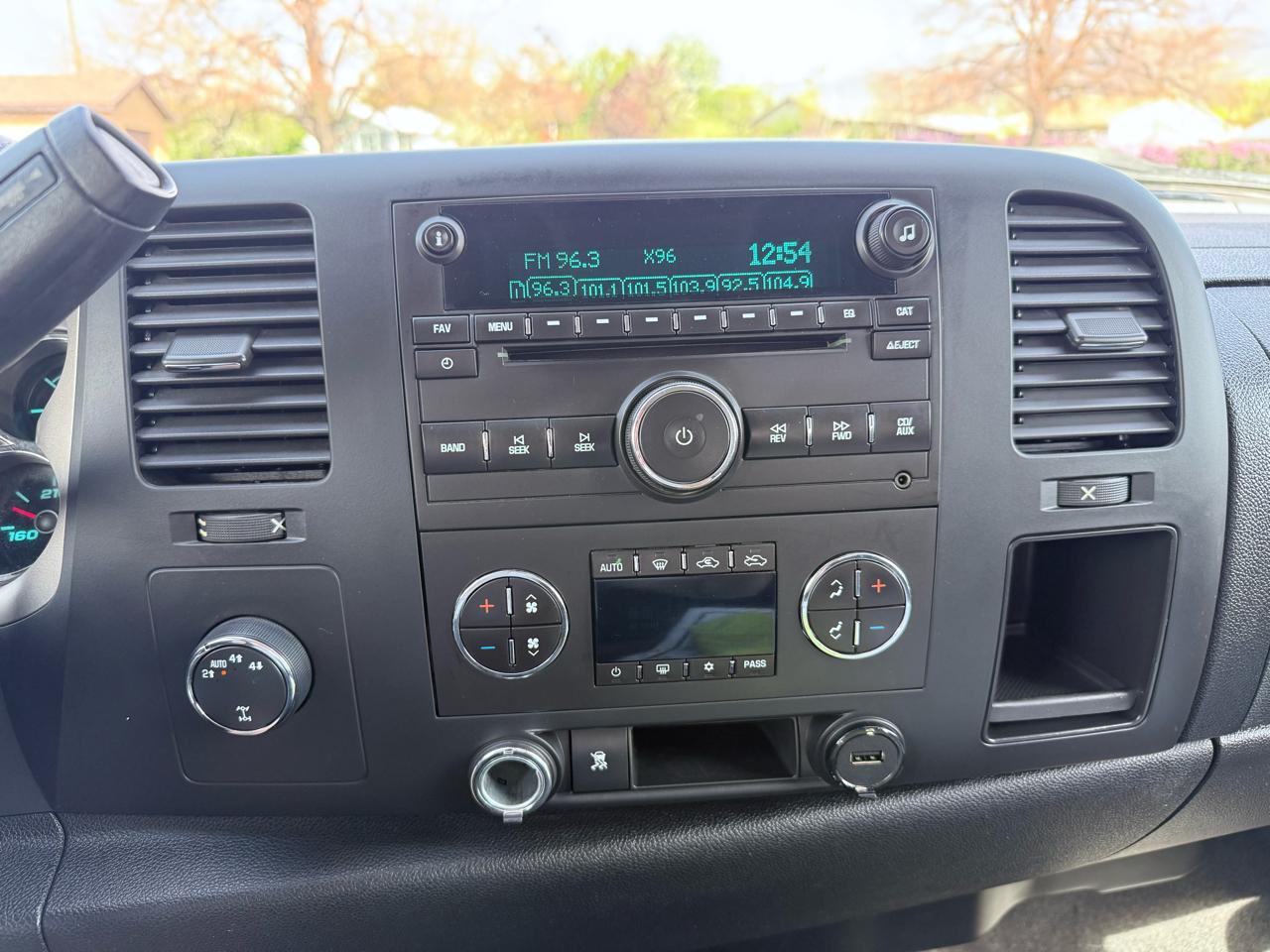 Chevrolet Silverado 1500 4WD Crew Cab 143.5" LT 2010