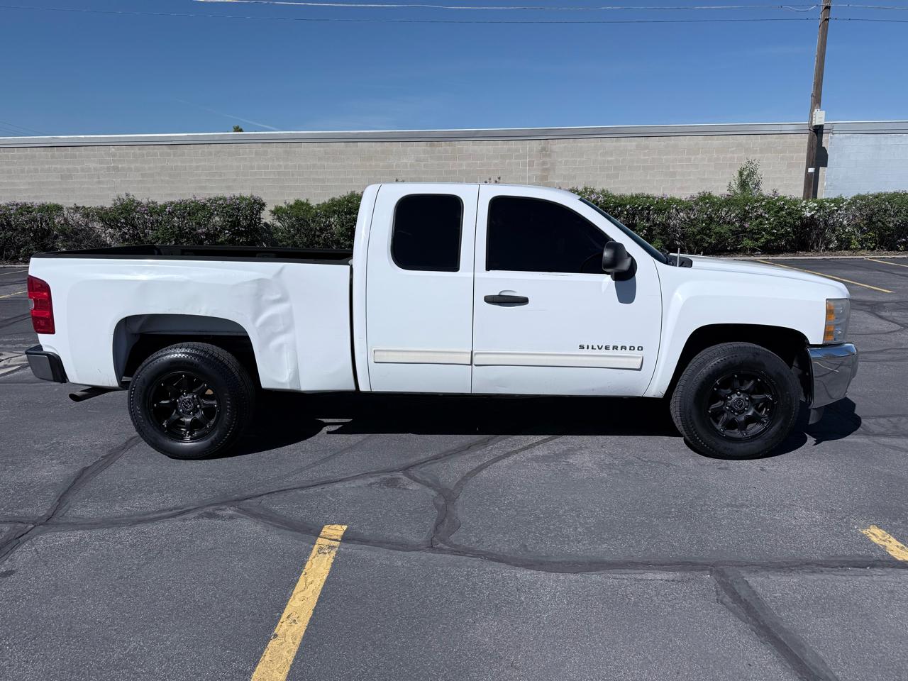 Chevrolet Silverado 1500 2WD Ext Cab 143.5" LT 2012