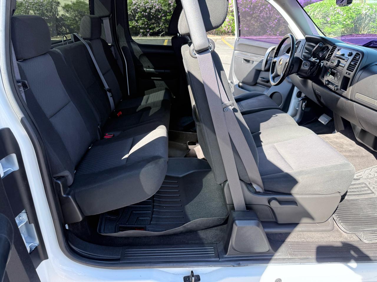 Chevrolet Silverado 1500 2WD Ext Cab 143.5" LT 2012