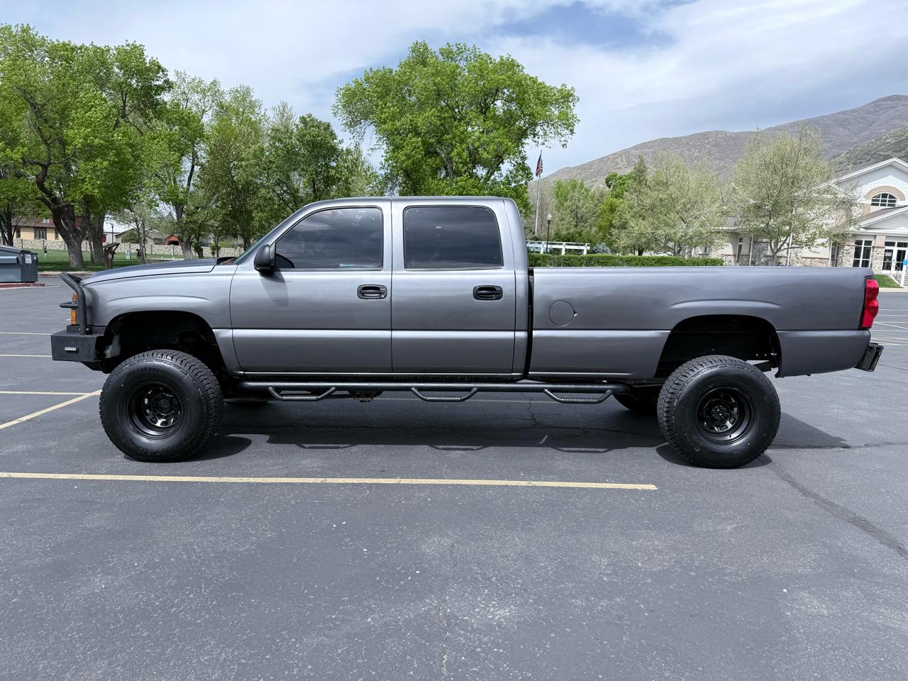 Chevrolet Silverado 2500HD Crew Cab 167" WB 4WD Work Truck 2005