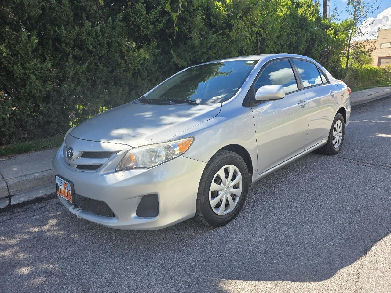 Toyota Corolla 4dr Sdn Auto LE (Natl) 2011