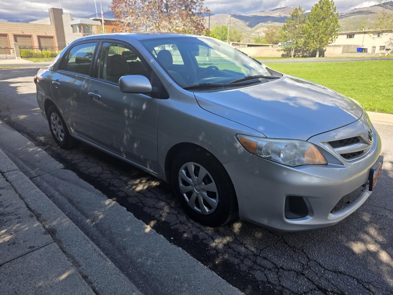 Toyota Corolla 4dr Sdn Auto LE (Natl) 2011