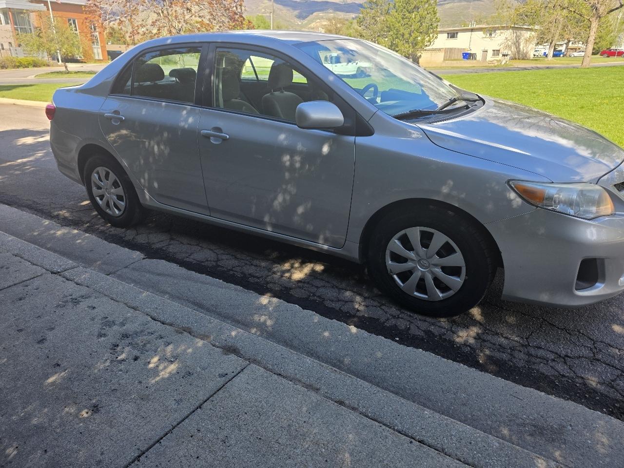 Toyota Corolla 4dr Sdn Auto LE (Natl) 2011