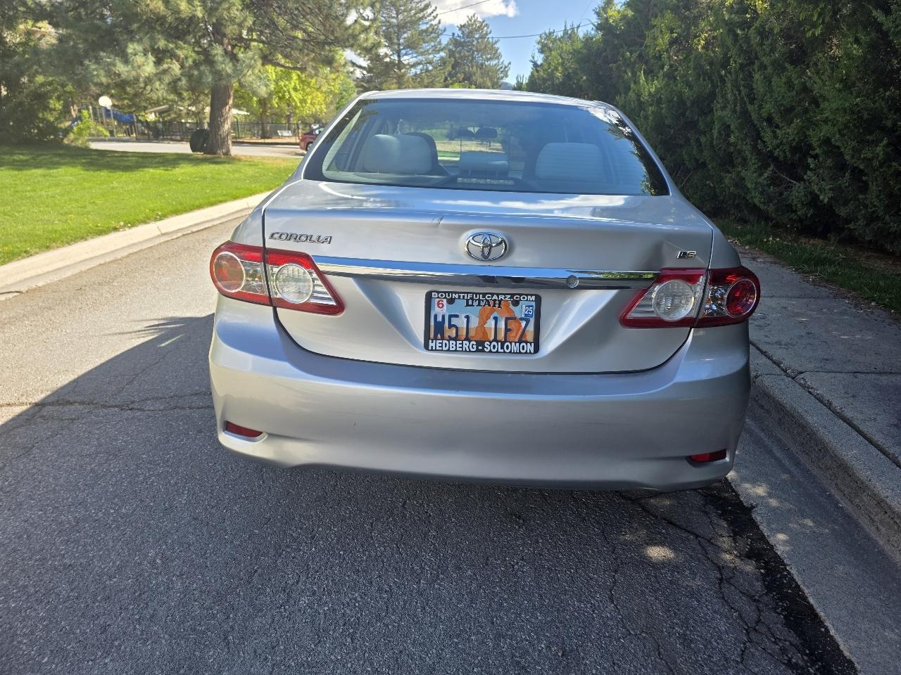 Toyota Corolla 4dr Sdn Auto LE (Natl) 2011