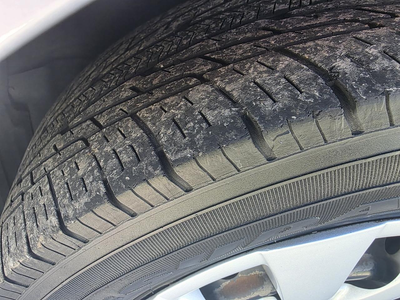 Toyota Corolla 4dr Sdn Auto LE (Natl) 2011