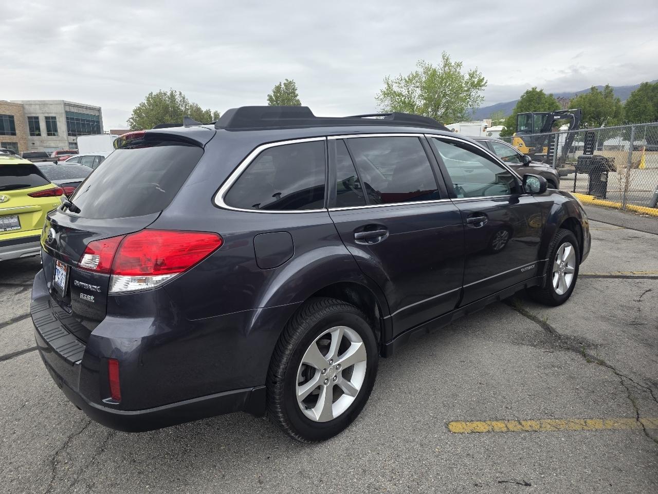 Subaru Outback 4dr Wgn H4 Auto 2.5i Limited 2013