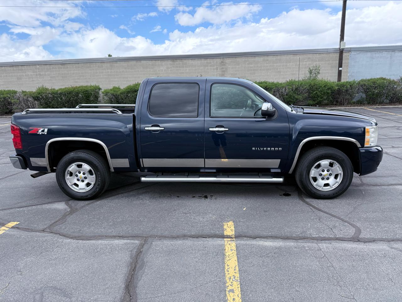 Chevrolet Silverado 1500 4WD Crew Cab 143.5" LT 2010
