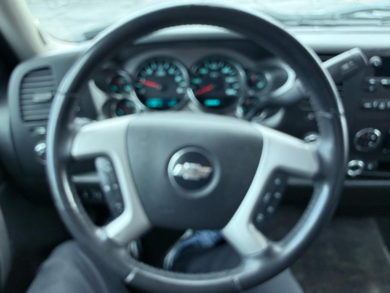 Chevrolet Silverado 1500 4WD Crew Cab 143.5" LT 2010