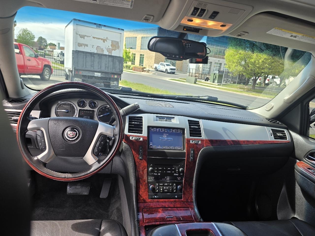 Cadillac Escalade AWD 4dr Luxury 2014