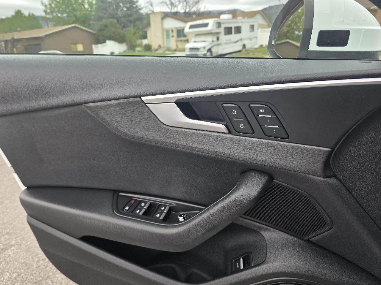 Audi A4 2.0 TFSI Auto Premium Plus quattro AWD 2017