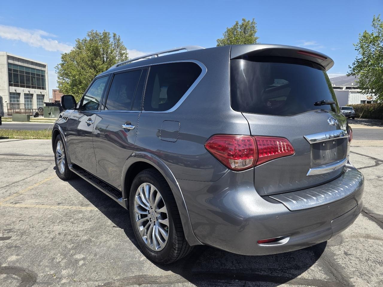 Infiniti QX80 AWD 2017